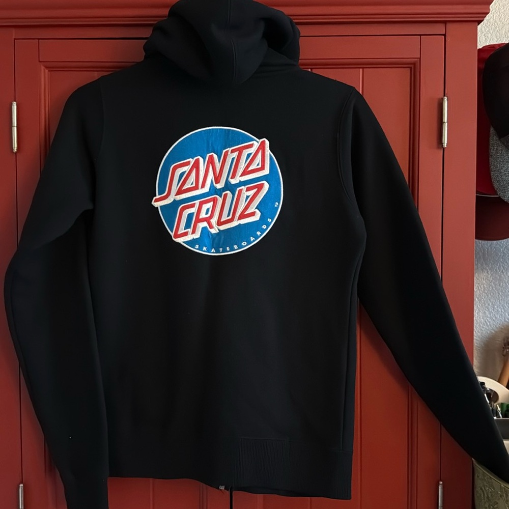 Santa Cruz hoodie. Size small. Took tags off. Has never warn